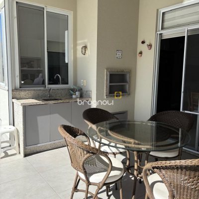Cobertura com 211m², 3 quartos (sendo 1 suíte), 2 garagens, no bairro Ingleses Norte em Florianópolis