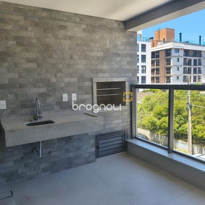 Apartamento com 120m², 3 quartos (sendo 3 suítes), 2 garagens, no bairro Jurerê Internacional em Florianópolis