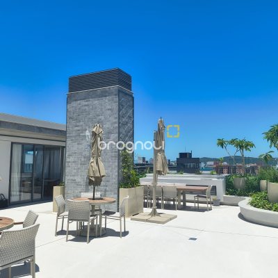 Apartamento com 120m², 3 quartos (sendo 3 suítes), 2 garagens, no bairro Jurerê Internacional em Florianópolis