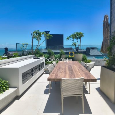 Apartamento com 120m², 3 quartos (sendo 3 suítes), 2 garagens, no bairro Jurerê Internacional em Florianópolis