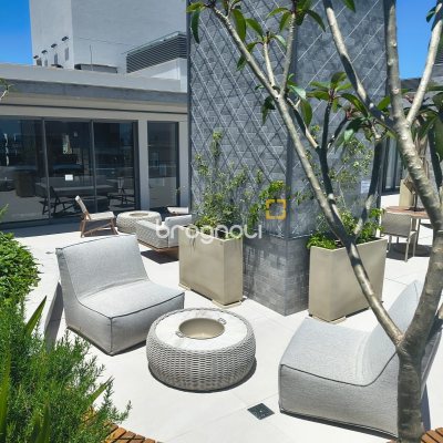 Apartamento com 120m², 3 quartos (sendo 3 suítes), 2 garagens, no bairro Jurerê Internacional em Florianópolis