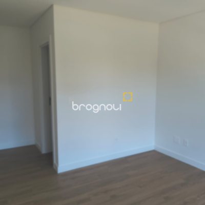 Apartamento com 120m², 3 quartos (sendo 3 suítes), 2 garagens, no bairro Jurerê Internacional em Florianópolis
