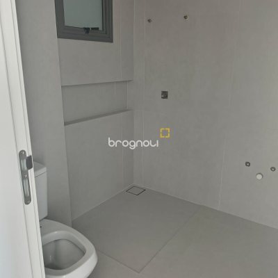 Apartamento com 120m², 3 quartos (sendo 3 suítes), 2 garagens, no bairro Jurerê Internacional em Florianópolis