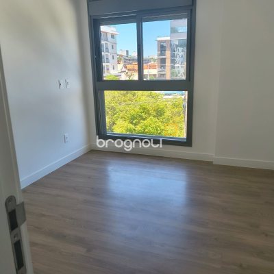 Apartamento com 120m², 3 quartos (sendo 3 suítes), 2 garagens, no bairro Jurerê Internacional em Florianópolis