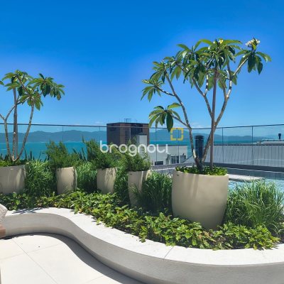 Apartamento com 120m², 3 quartos (sendo 3 suítes), 2 garagens, no bairro Jurerê Internacional em Florianópolis