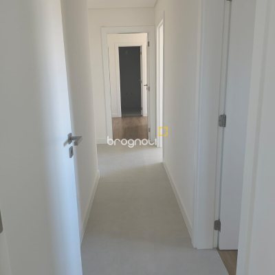Apartamento com 120m², 3 quartos (sendo 3 suítes), 2 garagens, no bairro Jurerê Internacional em Florianópolis