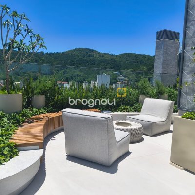 Apartamento com 120m², 3 quartos (sendo 3 suítes), 2 garagens, no bairro Jurerê Internacional em Florianópolis