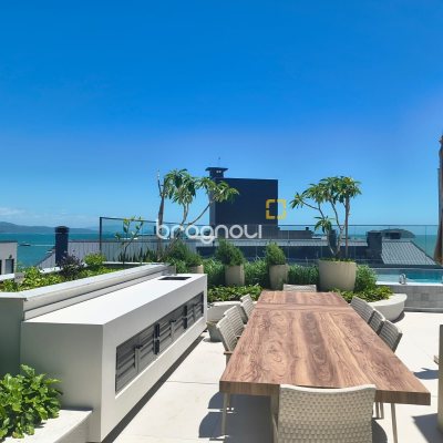 Apartamento com 120m², 3 quartos (sendo 3 suítes), 2 garagens, no bairro Jurerê Internacional em Florianópolis
