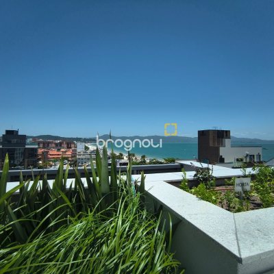 Apartamento com 120m², 3 quartos (sendo 3 suítes), 2 garagens, no bairro Jurerê Internacional em Florianópolis