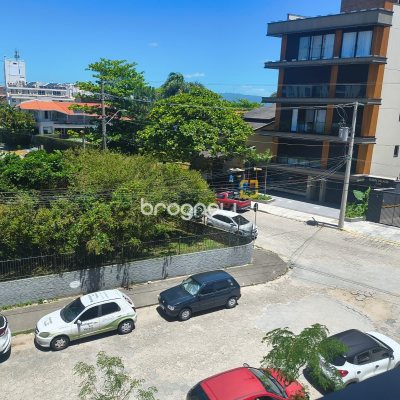 Apartamento com 120m², 3 quartos (sendo 3 suítes), 2 garagens, no bairro Jurerê Internacional em Florianópolis