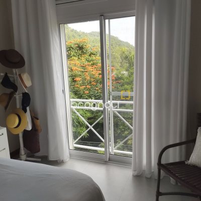 Apartamento com 117m², 3 quartos (sendo 2 suítes), 2 garagens, no bairro Jurerê em Florianópolis