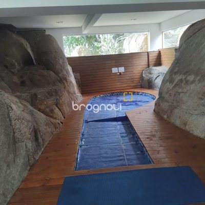 Apartamento com 117m², 3 quartos (sendo 2 suítes), 2 garagens, no bairro Jurerê em Florianópolis