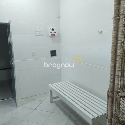 Apartamento com 117m², 3 quartos (sendo 2 suítes), 2 garagens, no bairro Jurerê em Florianópolis