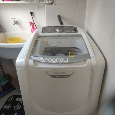 Apartamento com 117m², 3 quartos (sendo 2 suítes), 2 garagens, no bairro Jurerê em Florianópolis