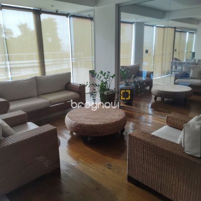Apartamento com 117m², 3 quartos (sendo 2 suítes), 2 garagens, no bairro Jurerê em Florianópolis