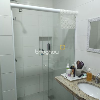 Apartamento com 117m², 3 quartos (sendo 2 suítes), 2 garagens, no bairro Jurerê em Florianópolis