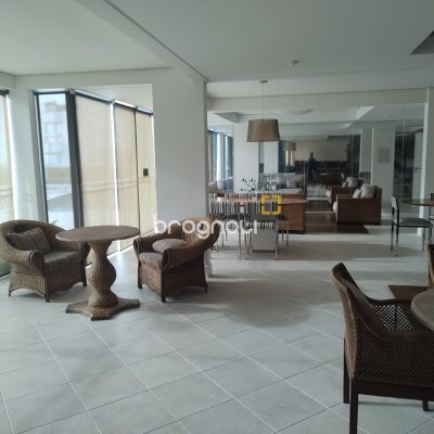 Apartamento com 117m², 3 quartos (sendo 2 suítes), 2 garagens, no bairro Jurerê em Florianópolis