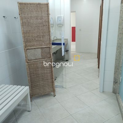 Apartamento com 117m², 3 quartos (sendo 2 suítes), 2 garagens, no bairro Jurerê em Florianópolis