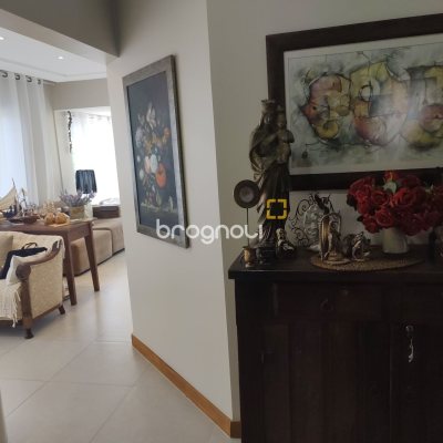 Apartamento com 117m², 3 quartos (sendo 2 suítes), 2 garagens, no bairro Jurerê em Florianópolis