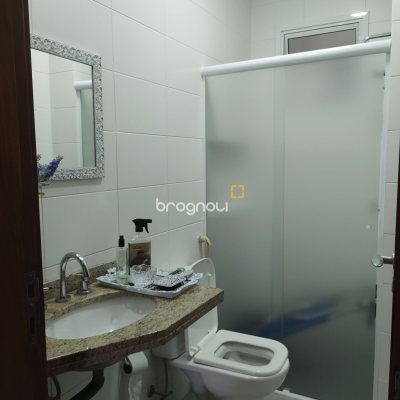 Apartamento com 117m², 3 quartos (sendo 2 suítes), 2 garagens, no bairro Jurerê em Florianópolis