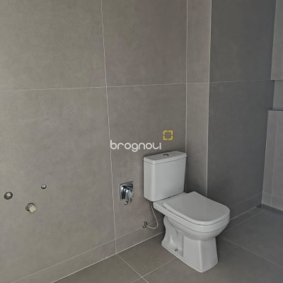 Apartamento com 114m², 3 quartos (sendo 2 suítes), 2 garagens, no bairro Jurerê Internacional em Florianópolis