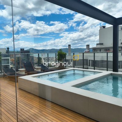 Apartamento com 114m², 3 quartos (sendo 2 suítes), 2 garagens, no bairro Jurerê Internacional em Florianópolis
