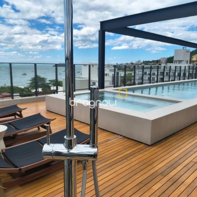 Apartamento com 114m², 3 quartos (sendo 2 suítes), 2 garagens, no bairro Jurerê Internacional em Florianópolis