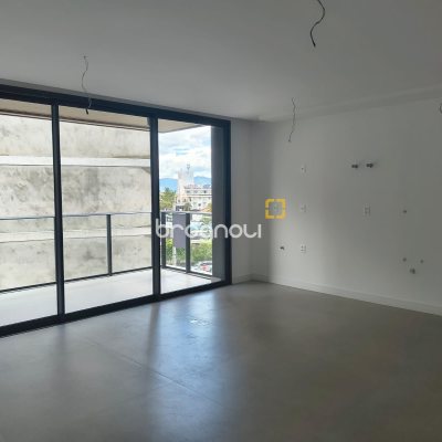 Apartamento com 114m², 3 quartos (sendo 2 suítes), 2 garagens, no bairro Jurerê Internacional em Florianópolis