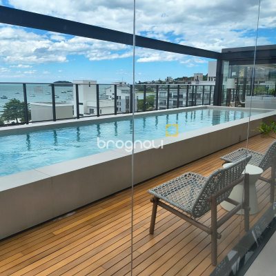 Apartamento com 114m², 3 quartos (sendo 2 suítes), 2 garagens, no bairro Jurerê Internacional em Florianópolis