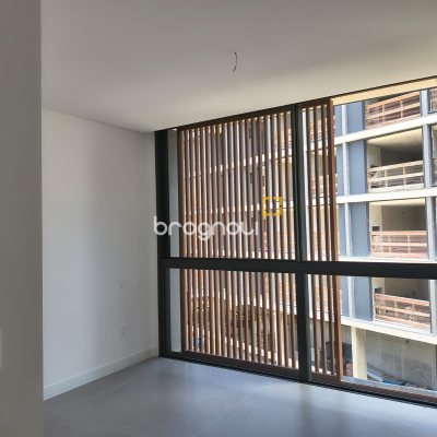 Apartamento com 114m², 3 quartos (sendo 2 suítes), 2 garagens, no bairro Jurerê Internacional em Florianópolis