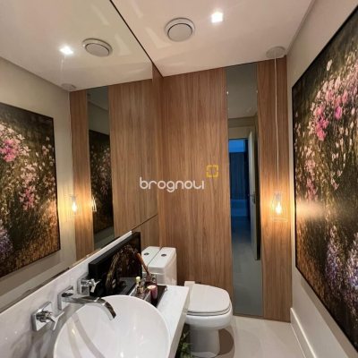 Apartamento com 147m², 2 quartos (sendo 2 suítes), no bairro Jurerê Internacional em Florianópolis