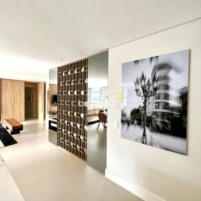 Apartamento com 147m², 2 quartos (sendo 2 suítes), no bairro Jurerê Internacional em Florianópolis