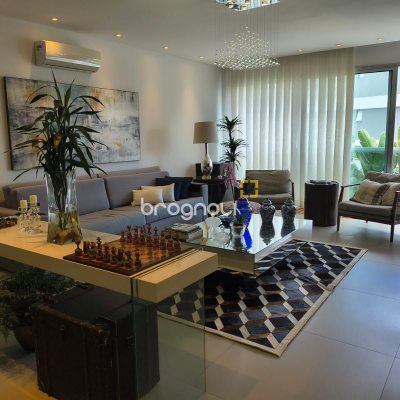 Apartamento com 147m², 3 quartos (sendo 3 suítes), 2 garagens, no bairro Jurerê Internacional em Florianópolis