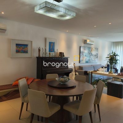 Apartamento com 147m², 3 quartos (sendo 3 suítes), 2 garagens, no bairro Jurerê Internacional em Florianópolis