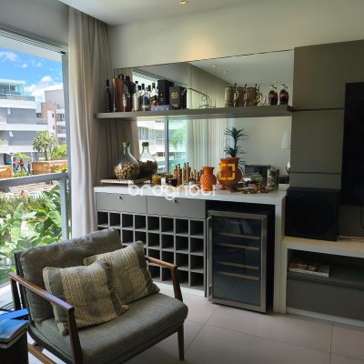 Apartamento com 147m², 3 quartos (sendo 3 suítes), 2 garagens, no bairro Jurerê Internacional em Florianópolis