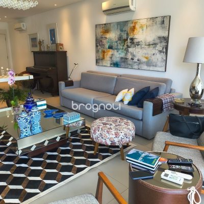 Apartamento com 147m², 3 quartos (sendo 3 suítes), 2 garagens, no bairro Jurerê Internacional em Florianópolis