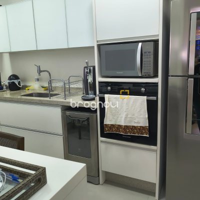 Apartamento com 147m², 3 quartos (sendo 3 suítes), 2 garagens, no bairro Jurerê Internacional em Florianópolis
