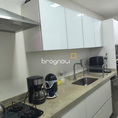 Apartamento com 147m², 3 quartos (sendo 3 suítes), 2 garagens, no bairro Jurerê Internacional em Florianópolis