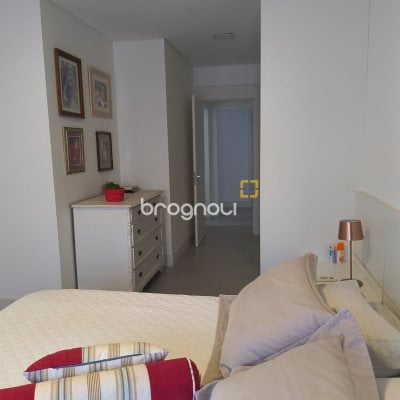 Apartamento com 147m², 3 quartos (sendo 3 suítes), 2 garagens, no bairro Jurerê Internacional em Florianópolis