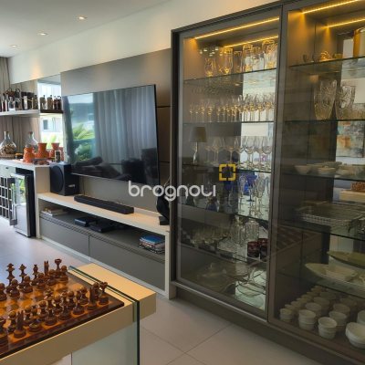 Apartamento com 147m², 3 quartos (sendo 3 suítes), 2 garagens, no bairro Jurerê Internacional em Florianópolis