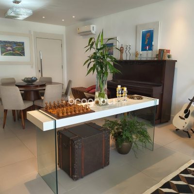 Apartamento com 147m², 3 quartos (sendo 3 suítes), 2 garagens, no bairro Jurerê Internacional em Florianópolis