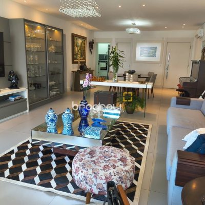 Apartamento com 147m², 3 quartos (sendo 3 suítes), 2 garagens, no bairro Jurerê Internacional em Florianópolis