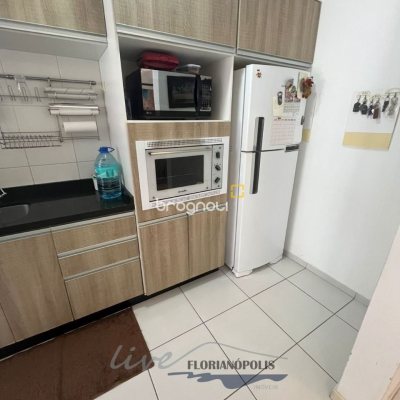 Apartamento com 69m², 2 quartos (sendo 1 suíte), 1 garagem, no bairro Canasvieiras em Florianópolis