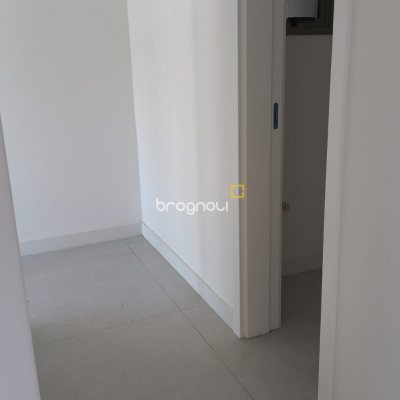 Apartamento com 65m², 2 quartos (sendo 1 suíte), 1 garagem, no bairro Jurerê Internacional em Florianópolis