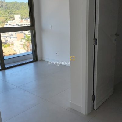 Apartamento com 65m², 2 quartos (sendo 1 suíte), 1 garagem, no bairro Jurerê Internacional em Florianópolis