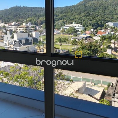 Apartamento com 65m², 2 quartos (sendo 1 suíte), 1 garagem, no bairro Jurerê Internacional em Florianópolis