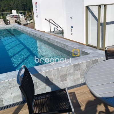 Apartamento com 65m², 2 quartos (sendo 1 suíte), 1 garagem, no bairro Jurerê Internacional em Florianópolis