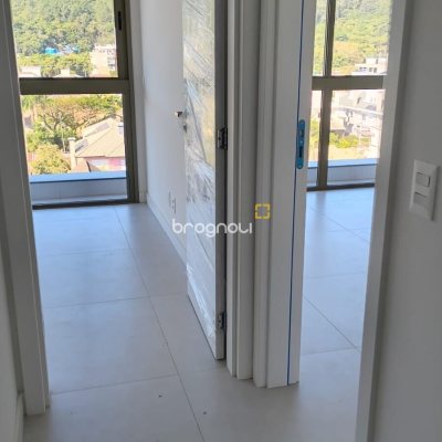 Apartamento com 65m², 2 quartos (sendo 1 suíte), 1 garagem, no bairro Jurerê Internacional em Florianópolis