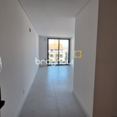 Apartamento com 65m², 2 quartos (sendo 2 suítes), 2 garagens, no bairro Jurerê Internacional em Florianópolis