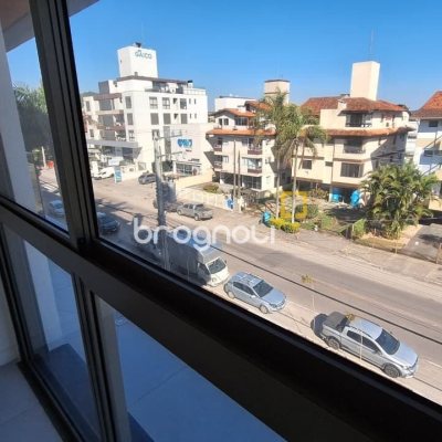 Apartamento com 65m², 2 quartos (sendo 2 suítes), 2 garagens, no bairro Jurerê Internacional em Florianópolis